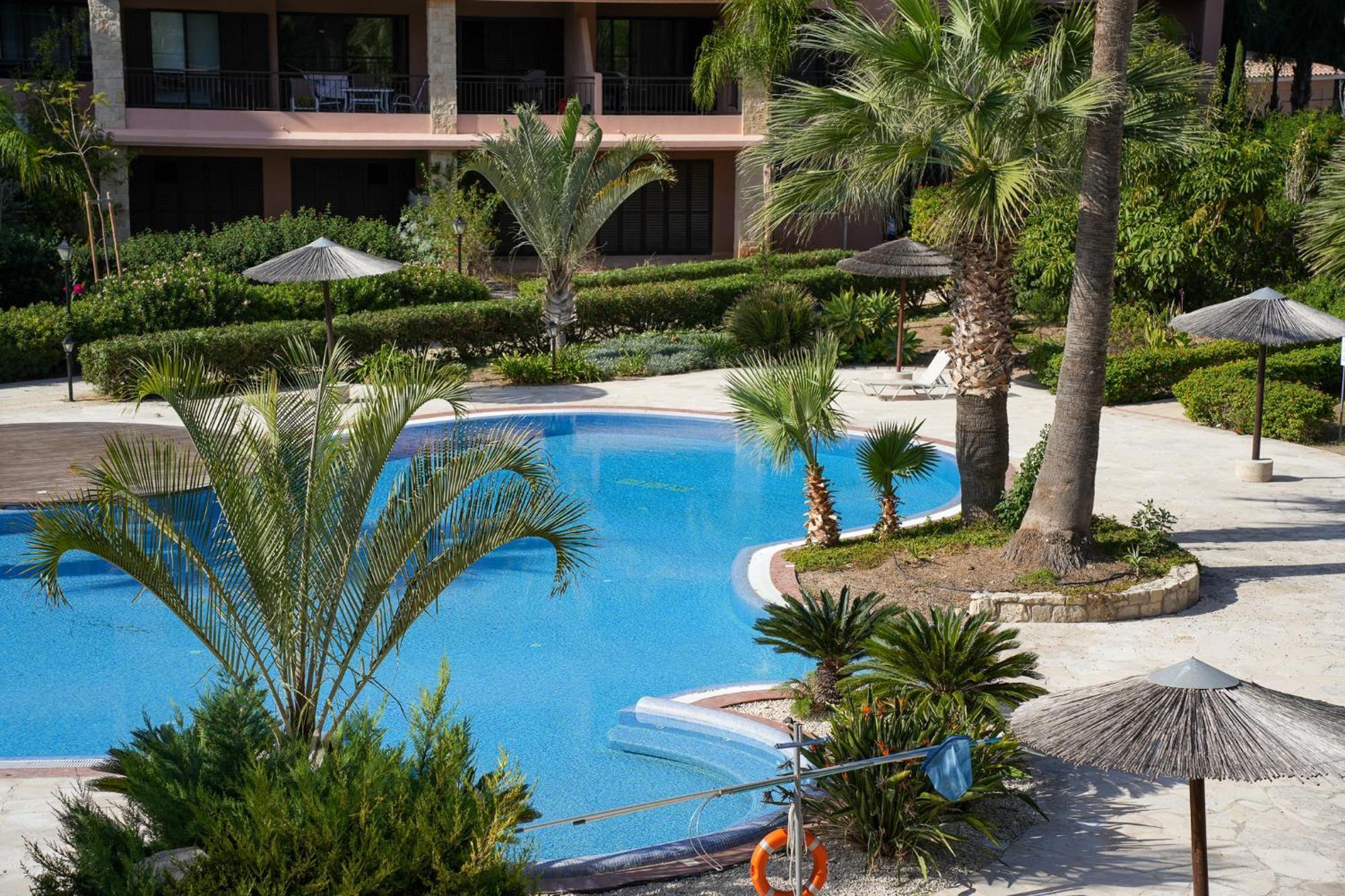 Resitour - Aphrodite Gardens Paphos Exteriör bild